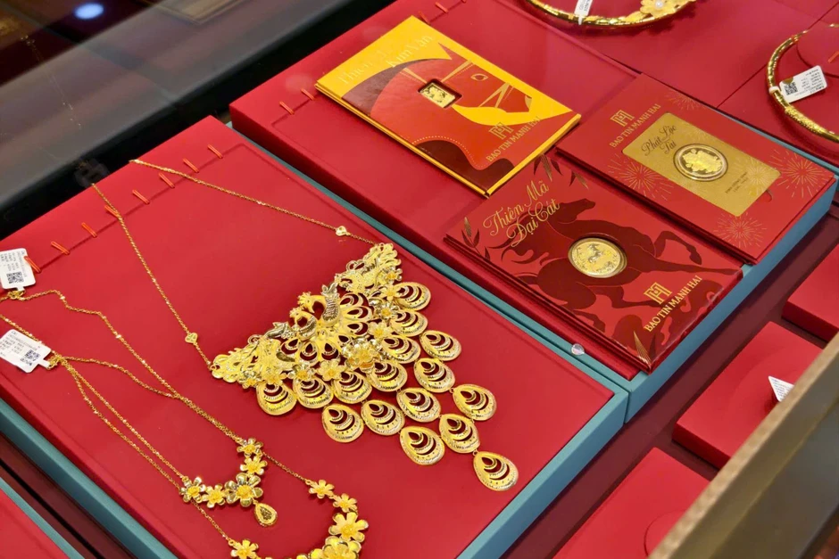 Giá vàng sáng 28/5: Sức mua tăng trở lại, nhà đầu tư tranh thủ 'bắt sóng' Giá vàng sáng 28/5: Sức mua tăng trở lại, nhà đầu tư tranh thủ 'bắt sóng'