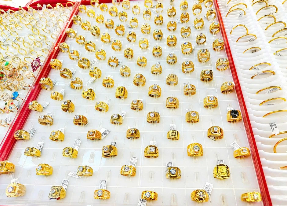 Giá vàng SJC sáng 4/8 giảm 1 triệu đồng/lượng Giá vàng SJC sáng 4/8 giảm 1 triệu đồng/lượng
