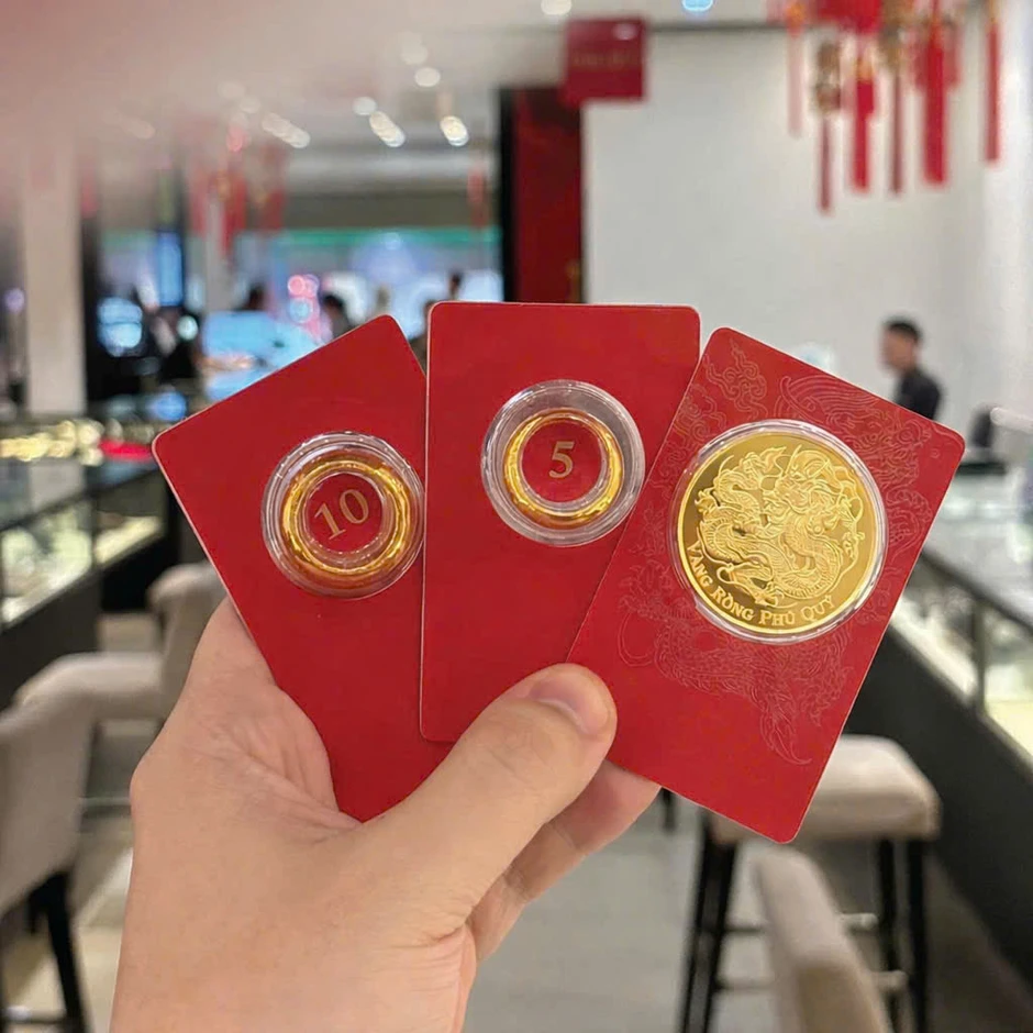Giá vàng thế giới tăng hơn 300 USD/ounce trong tuần qua, rủi ro ngắn hạn vẫn lớn