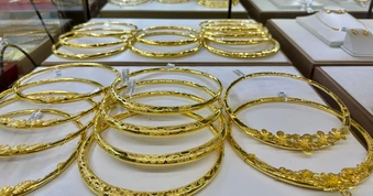 Giá vàng tiếp tục tuần giao dịch ảm đạm, các chuyên gia bi quan về triển vọng giá tuần tới