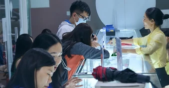 Giá vàng trong nước giảm nhưng cao hơn giá vàng thế giới hơn 23 triệu đồng/lượng