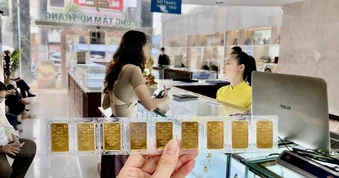 Giá vàng trong nước sáng 18-9 đảo chiều tăng mạnh