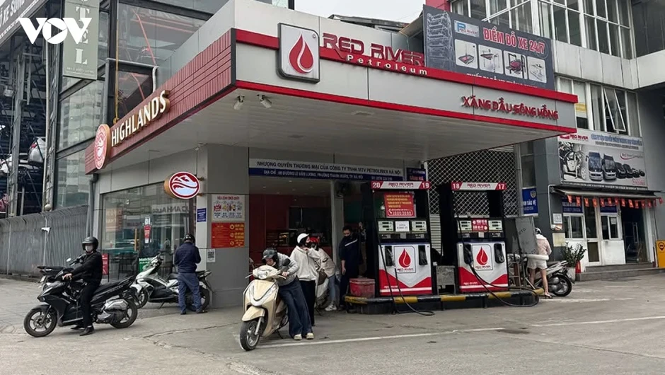 Giá xăng dầu đồng loạt giảm giá từ 15h00 chiều nay 28/5 Giá xăng dầu đồng loạt giảm giá từ 15h00 chiều nay 28/5