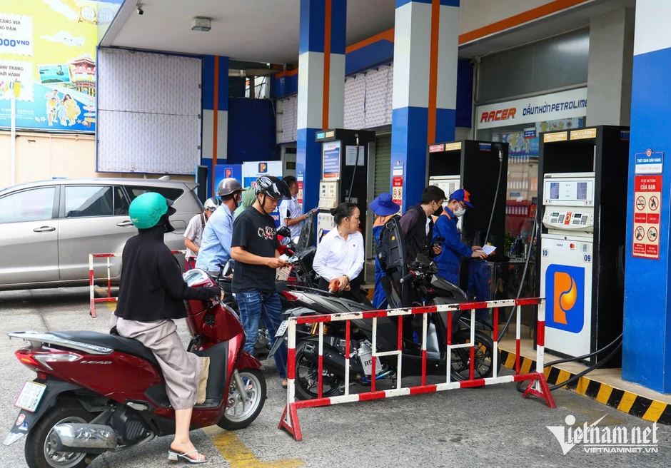 Giá xăng dầu giảm sâu từ đỉnh lịch sử, Bộ Công Thương nêu lý do Giá xăng dầu giảm sâu từ đỉnh lịch sử, Bộ Công Thương nêu lý do