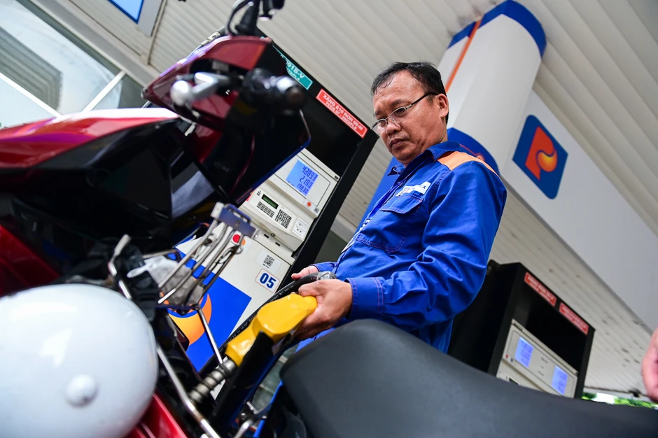 Giá xăng dầu hôm nay 10/4: Dầu thế giới tăng, xăng dầu trong nước giảm mạnh Giá xăng dầu hôm nay 10/4: Dầu thế giới tăng, xăng dầu trong nước giảm mạnh
