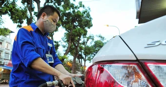 Giá xăng dầu hôm nay 10/5: Dầu thế giới giảm mạnh, trong nước dầu diesel hạ nhanh