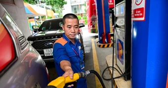 Giá xăng dầu hôm nay 16/4: Dầu thế giới đi ngang, giá dầu diesel, mazut trong nước giảm sâu
