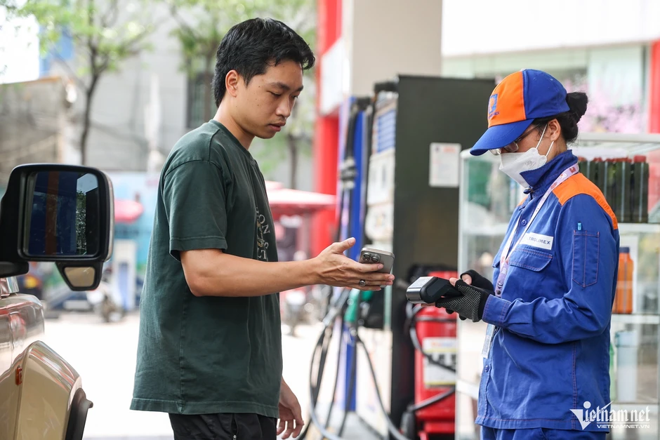 Giá xăng dầu hôm nay 19/6: Dầu thế giới trái chiều, trong nước giảm mạnh Giá xăng dầu hôm nay 19/6: Dầu thế giới trái chiều, trong nước giảm mạnh
