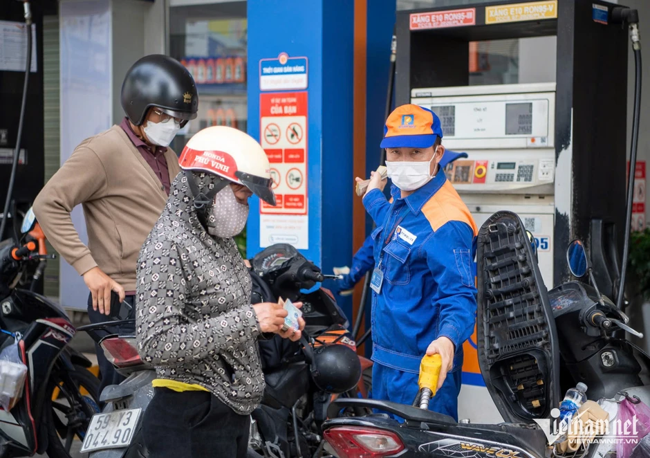 Giá xăng dầu hôm nay 4/6: Thế giới đi lên, trong nước chiều nay điều chỉnh Giá xăng dầu hôm nay 4/6: Thế giới đi lên, trong nước chiều nay điều chỉnh