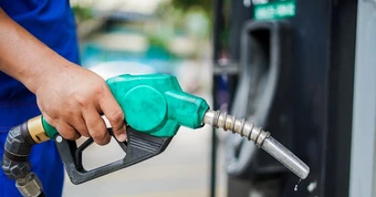 Giá xăng dầu hôm nay 9/5: Dầu thế giới quay đầu tăng, trong nước có giá mới