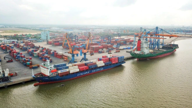 Giá xăng dầu tăng, Bộ Xây dựng đề xuất giảm thuế phí vận tải, nhiên liệu