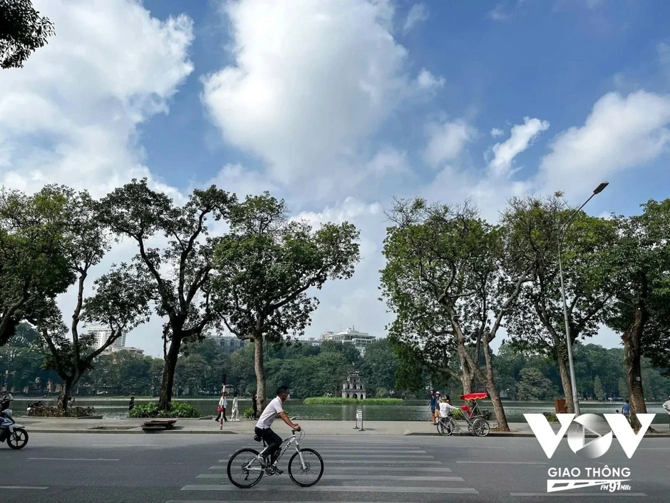 Giá xăng dầu tăng cao: Cơ hội cho xe đạp, xe điện?