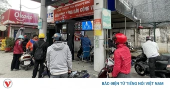 Giá xăng dầu trong nước tiếp tục giữ nguyên theo giá bán ngày 12/3