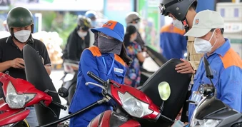 Giá xăng dầu Việt Nam thấp hơn so với các nước láng giềng năm 2026