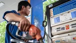 Giá xăng E10 giảm về sát 27.000 đồng một lít