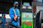 Giá xăng E10 RON95-III giảm hơn 1.200 đồng/lít