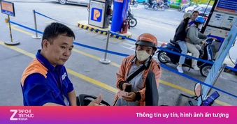 Giá xăng E10 vượt 27.000 đồng/lít, dầu diesel vượt 30.000 đồng/lít