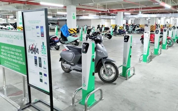 Giá xăng tăng, nhiều người tính chuyển sang xe điện Giá xăng tăng, nhiều người tính chuyển sang xe điện