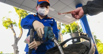 Giá xăng tăng tới 1.500 đồng/lít, Bộ Công Thương lý giải nguyên nhân