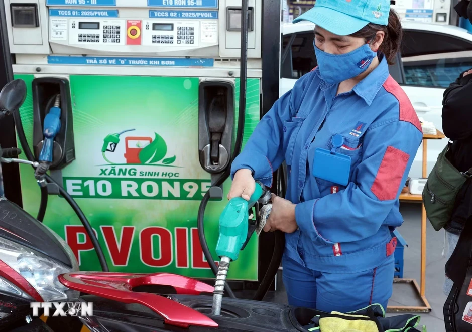 Giải mã lo ngại trước khi xăng E10 phủ sóng toàn quốc từ 1/6 Giải mã lo ngại trước khi xăng E10 phủ sóng toàn quốc từ 1/6