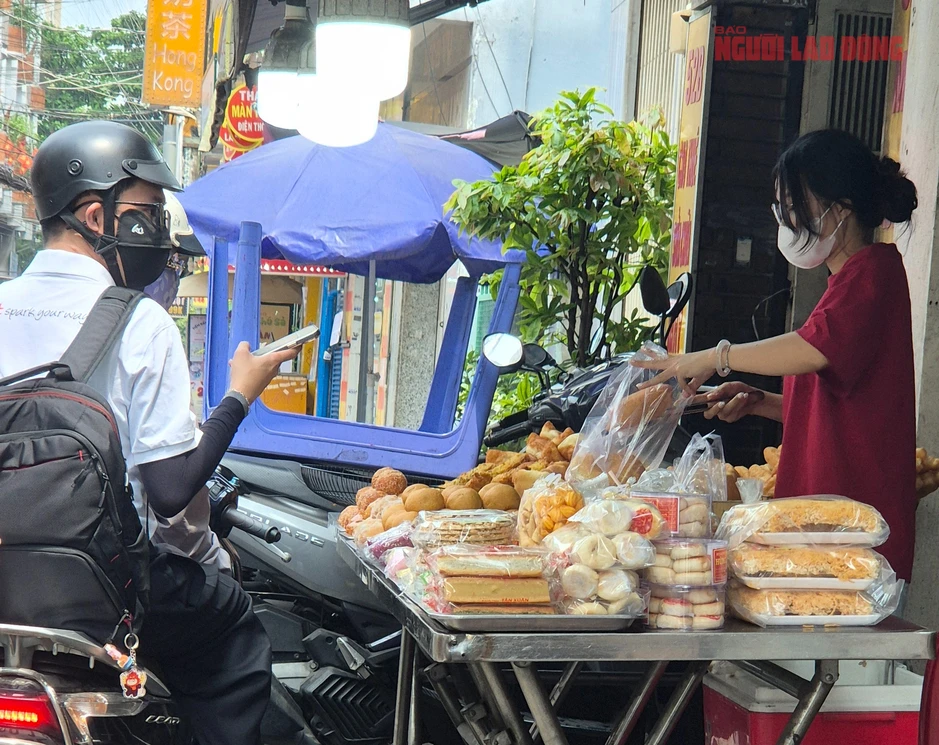 Giám đốc Sở An toàn thực phẩm TPHCM: Không có chuyện dẹp thức ăn đường phố! Giám đốc Sở An toàn thực phẩm TPHCM: Không có chuyện dẹp thức ăn đường phố!