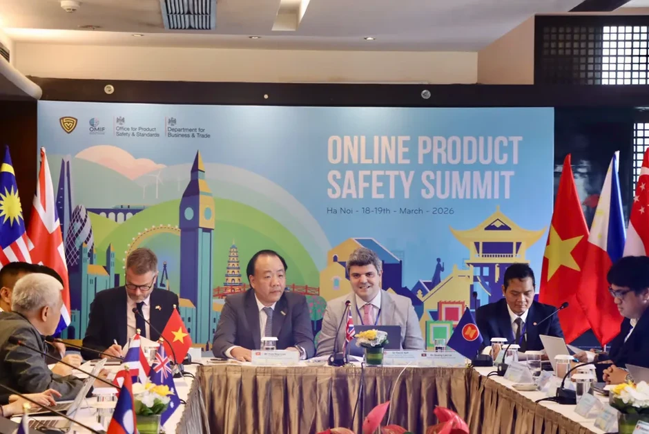 Giám sát trực tuyến có thể loại bỏ gần 50% hàng hóa không an toàn trên sàn thương mại điện tử Giám sát trực tuyến có thể loại bỏ gần 50% hàng hóa không an toàn trên sàn thương mại điện tử