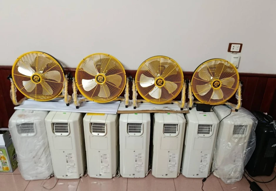 Hà Nội như đổ lửa, thị trường quạt tích điện cũng 'nóng' cực độ Hà Nội như đổ lửa, thị trường quạt tích điện cũng 'nóng' cực độ