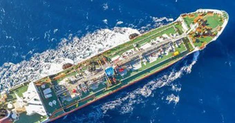 Hai siêu tàu dầu Nga bất ngờ 'bẻ lái' giữa Đại Tây Dương: Mức giá 'khủng' khiến những lô hàng diesel đổi hướng giữa chừng