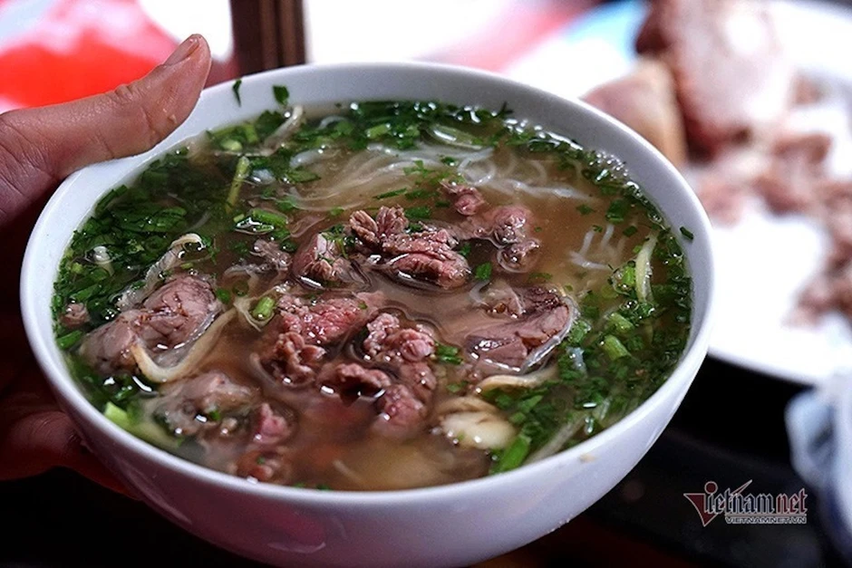 Hàng loạt quán phở, bún tại Hà Nội tăng giá, đắt thêm 3.000-5.000 đồng Hàng loạt quán phở, bún tại Hà Nội tăng giá, đắt thêm 3.000-5.000 đồng