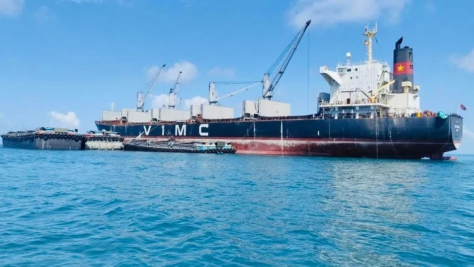 Huy động đội tàu cỡ lớn chở dầu từ Trung Đông về Việt Nam
