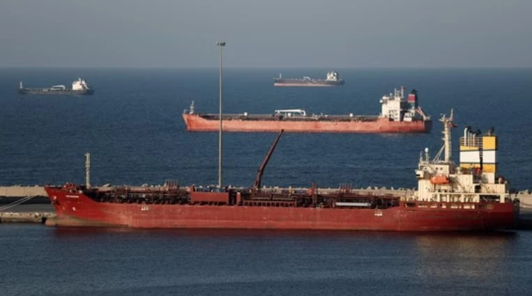 Iran bất ngờ cho phép tàu chở dầu một quốc gia châu Á đi qua eo biển Hormuz, hơn 100.000 thùng dầu sẽ cập cảng trong ngày 19/3