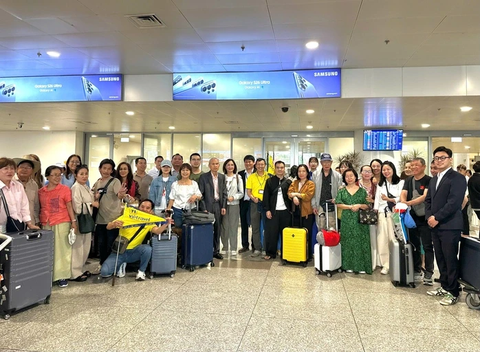 Khách du lịch vừa trở về từ Trung Đông: Khi máy bay hạ cánh xuống Nội Bài là nhẹ nhõm ngay! Khách du lịch vừa trở về từ Trung Đông: Khi máy bay hạ cánh xuống Nội Bài là nhẹ nhõm ngay!