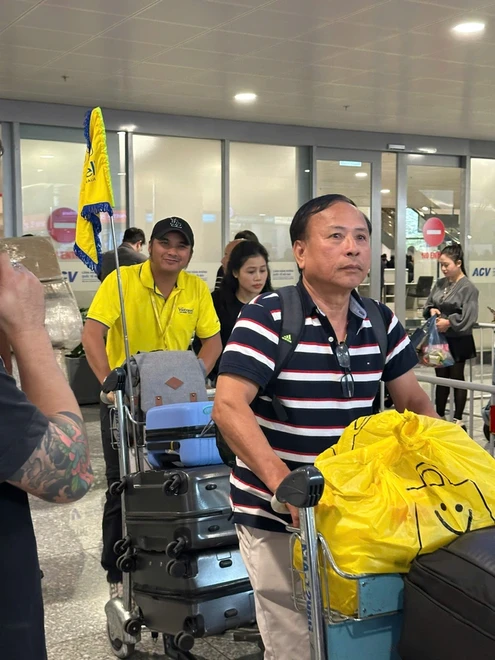Khách du lịch vừa trở về từ Trung Đông: Khi máy bay hạ cánh xuống Nội Bài là nhẹ nhõm ngay! Khách du lịch vừa trở về từ Trung Đông: Khi máy bay hạ cánh xuống Nội Bài là nhẹ nhõm ngay!