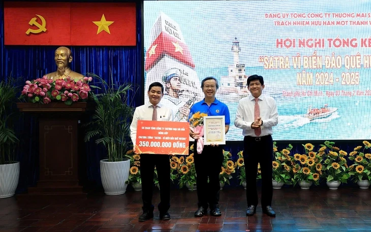 Khi 'ông lớn' bán lẻ SATRA bắt tay với Hội Chữ thập đỏ TP.HCM
