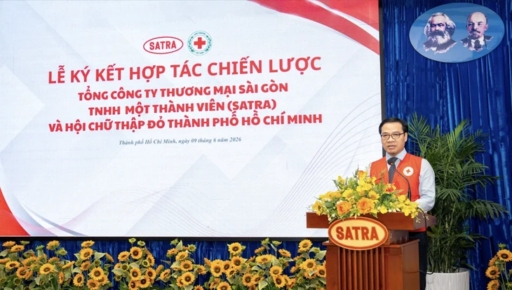 Khi 'ông lớn' bán lẻ SATRA bắt tay với Hội Chữ thập đỏ TP.HCM