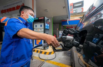 Không để xảy ra tình trạng dừng bán xăng dầu không có lý do