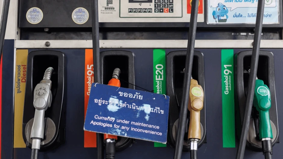 Khủng hoảng xăng dầu toàn cầu và cách các quốc gia ứng phó