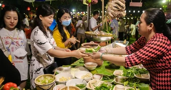Kinh tế đêm TPHCM không chỉ là chợ đêm hay quán nhậu