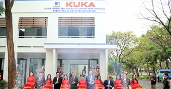 KUKA bắt tay trường đại học, thành lập Trung tâm công nghệ Robot & AI