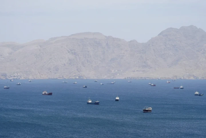 Lô hàng khí đốt tự nhiên hóa lỏng đầu tiên vượt eo biển Hormuz Lô hàng khí đốt tự nhiên hóa lỏng đầu tiên vượt eo biển Hormuz