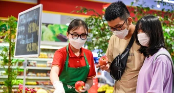 Loạt doanh nghiệp ‘từ chối’ tăng giá bất chấp chi phí lên cao