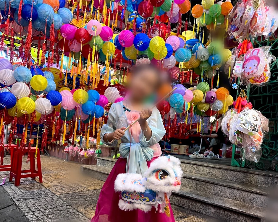 Lồng đèn mini giá vài chục nghìn bán chạy, doanh số lên tới cả tỷ đồng Lồng đèn mini giá vài chục nghìn bán chạy, doanh số lên tới cả tỷ đồng