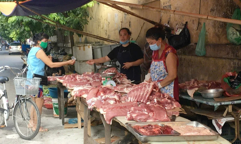 Lương sắp tăng, giá xăng dầu giảm, chi phí tiêu dùng ra sao? Lương sắp tăng, giá xăng dầu giảm, chi phí tiêu dùng ra sao?