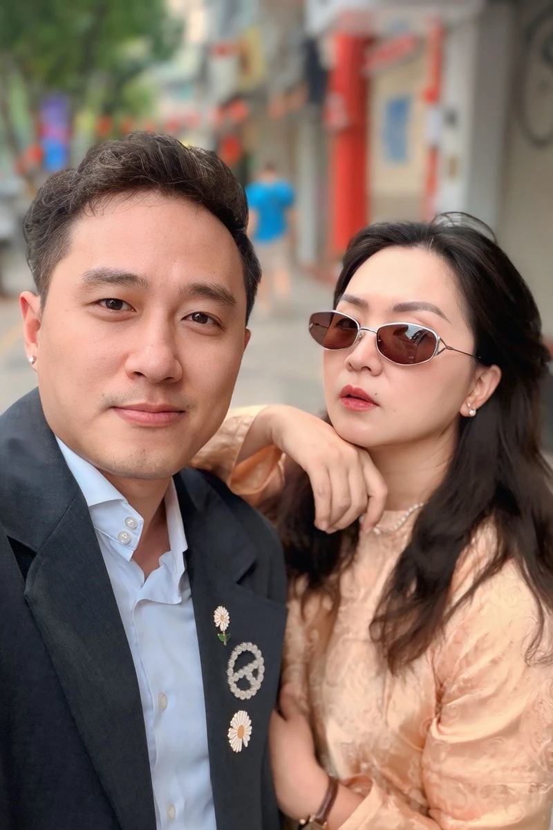 MC 'Đường lên đỉnh Olympia' và vợ làm cùng VTV: Cứ vào dịp đặc biệt lại hết tiền MC 'Đường lên đỉnh Olympia' và vợ làm cùng VTV: Cứ vào dịp đặc biệt lại hết tiền
