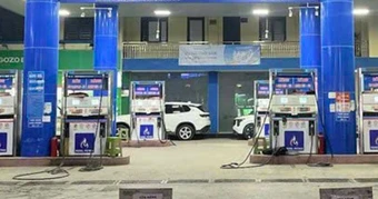 Một cửa hàng xăng dầu ở Hà Nội treo biển hết hàng, bất ngờ với lý do