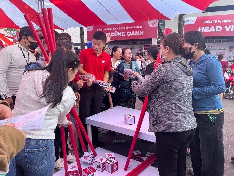 Một doanh nghiệp tặng hơn 1.300 chỉ vàng tri ân người lao động Một doanh nghiệp tặng hơn 1.300 chỉ vàng tri ân người lao động