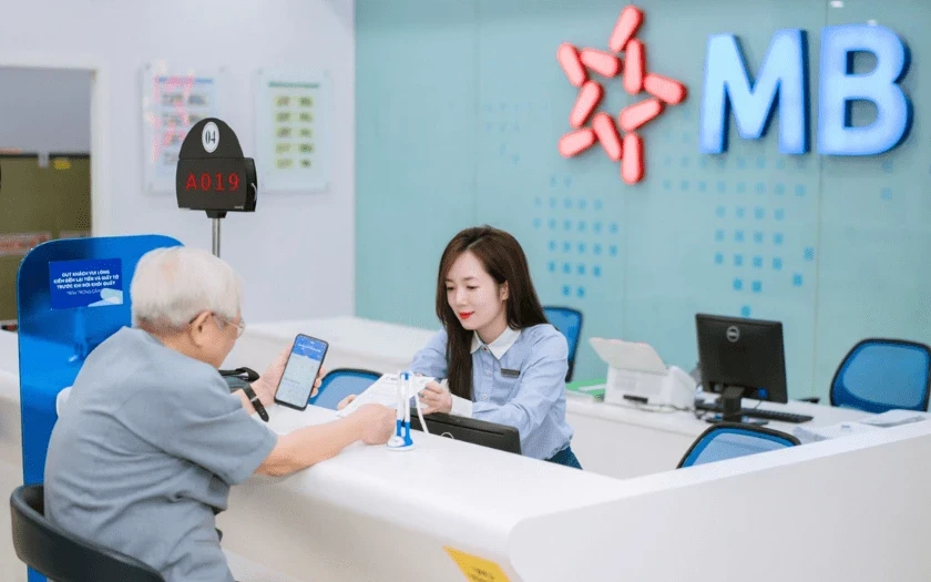 Một ngân hàng lớn đưa lãi suất tiết kiệm lên 8,4%/năm Một ngân hàng lớn đưa lãi suất tiết kiệm lên 8,4%/năm