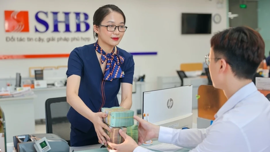 Một ngân hàng lớn tăng mạnh lãi suất tiết kiệm Một ngân hàng lớn tăng mạnh lãi suất tiết kiệm