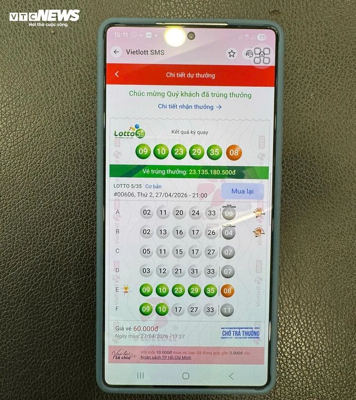 Nam nhân viên ngân hàng mất ngủ cả đêm vì trúng độc đắc hơn 23 tỷ Nam nhân viên ngân hàng mất ngủ cả đêm vì trúng độc đắc hơn 23 tỷ