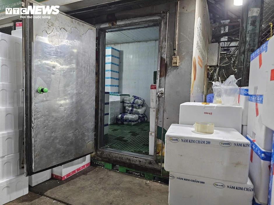 Nấm trôi nổi bủa vây chợ dân sinh TP.HCM: Người mua đang ‘đánh cược’ Nấm trôi nổi bủa vây chợ dân sinh TP.HCM: Người mua đang ‘đánh cược’